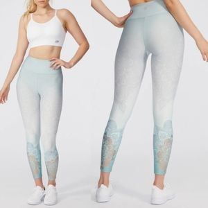 BALANCE COLLECTION Mandala Print Second Skin 7/8 Leggings NWT Sz M
